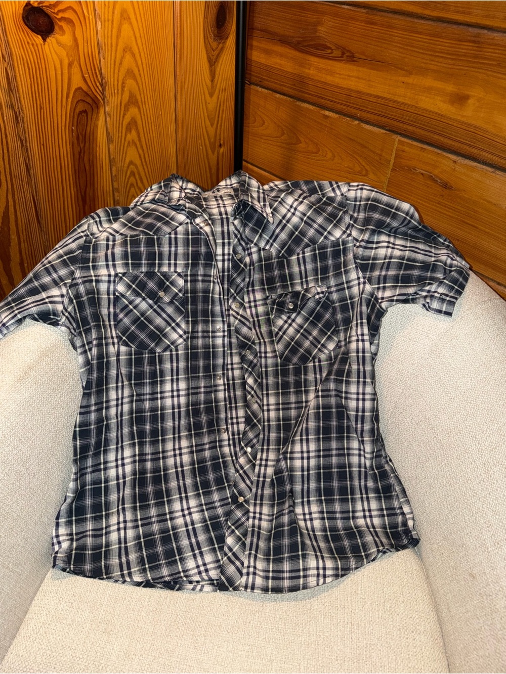 Wrangler Navy Blue and White Plaid Short-Sleeve Button-Down Shirt